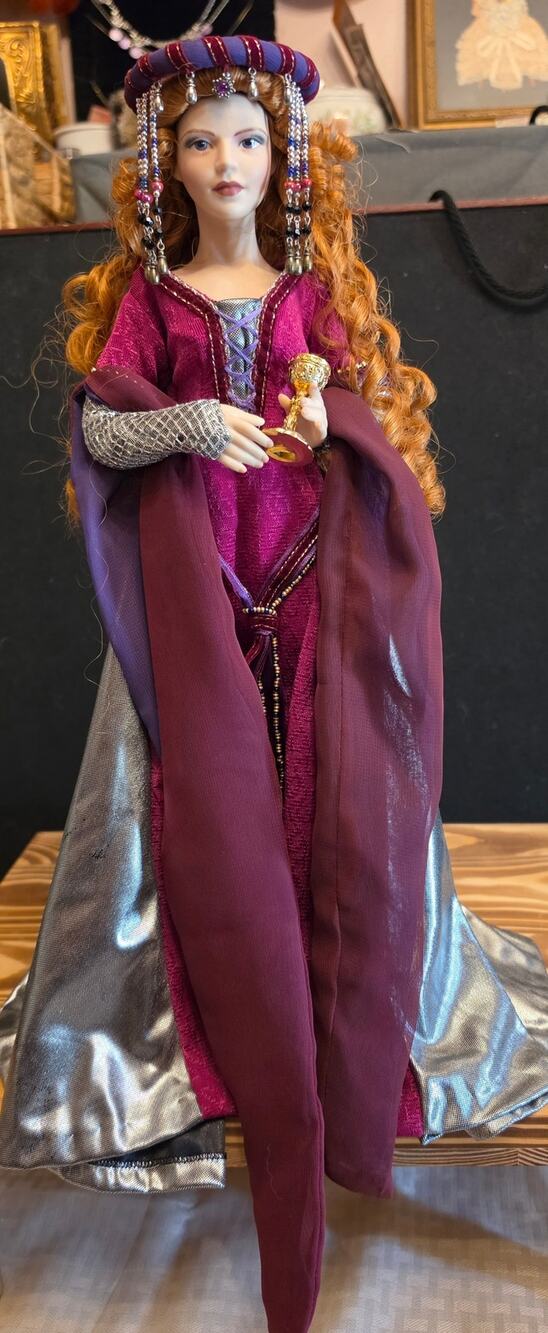Franklin Mint Morgan Le Fay Camelot Limited Edition Porcelain Doll A8945